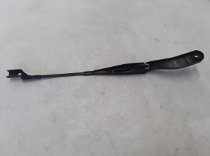  Windshield wiper blade 