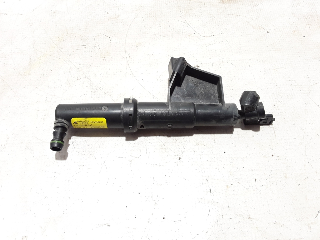 VOLVO V50 1 generation (2003-2012) Spălator faruri dreapta 31253730 22474020