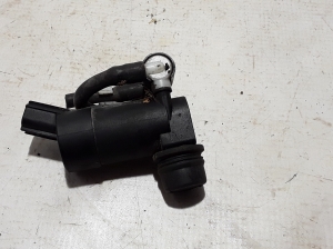 VOLVO V50 (2004–2012) Front windshield washer pump 31349228 - 2