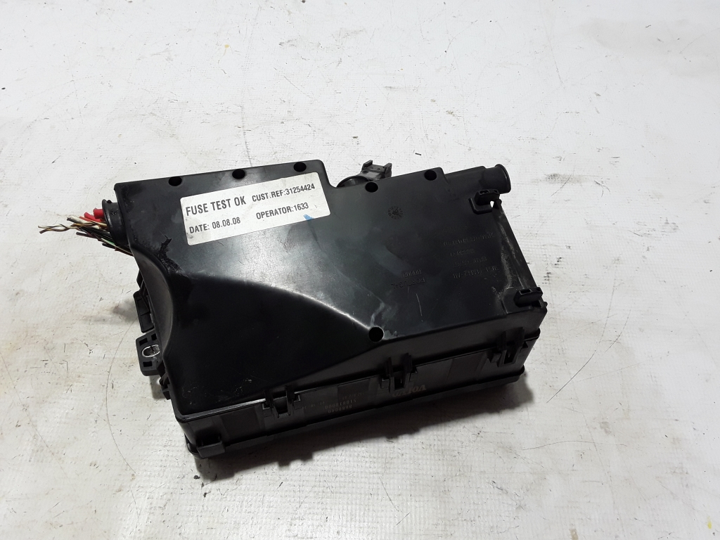 VOLVO V50 1 generation (2003-2012) Fuse box 8688039 22474017