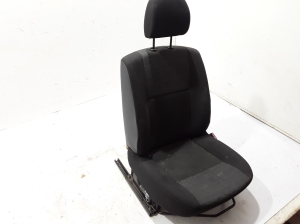 Dacia Duster (2010–2017) Front seat and its parts - 3