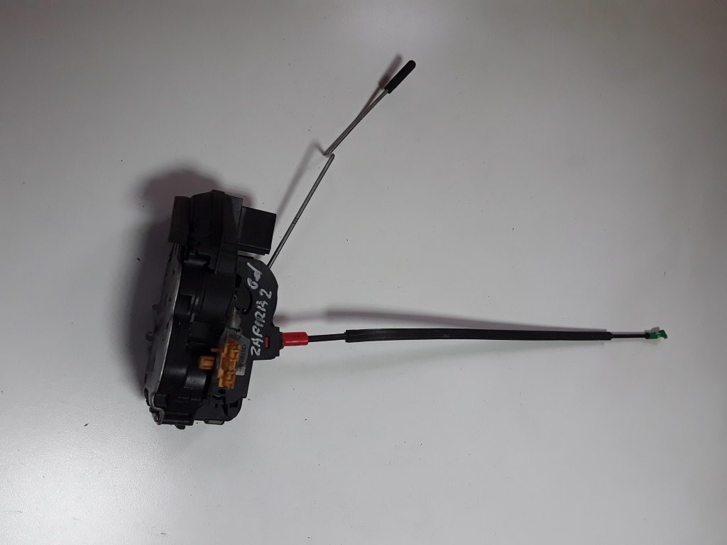 OPEL Zafira C (2012-2016) Замок боковых правых дверей 13579556 27637956