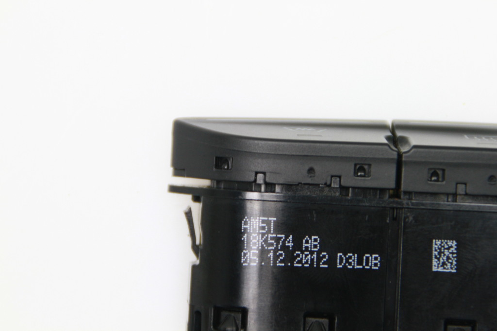 FORD Focus 3 generation (2011-2020) Priekinio stiklo šildymo mygtukas (jungtukas) AM5T18K574AB 25208125