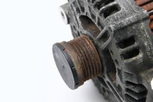 BMW 5 SERIES E60 (2003–2010) Alternator 7550968 - 4