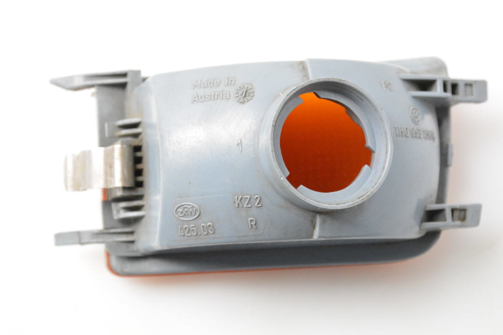 Volkswagen Golf III (1991–1997) Blinker vorne 1H0953156B Volkswagen Golf III (1991–1997) Blinker vorne 1H0953156B