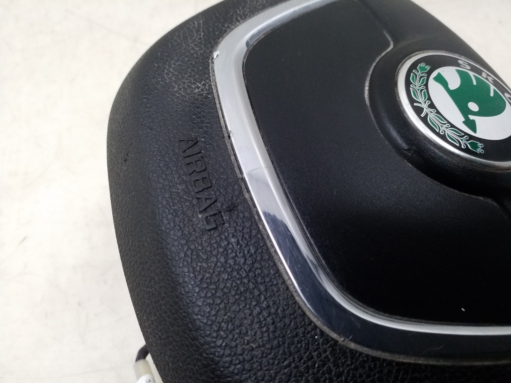 SKODA Superb 2 generation (2008-2015) Steering Wheel Airbag 1Z0880201AK 24932621