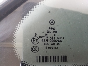 Mercedes Benz R-Class 251 (2006–2017) Seitenscheibe hinten (Karosserie) A2516700650 - 2