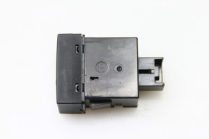 Mazda 3 (2009–2013) Schalter für Sitzheizung BBM366420 - 3