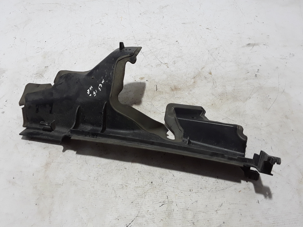 RENAULT Megane 3 generation (2008-2020) Radiatora gaisa novirzītājs 214994320R 22474181