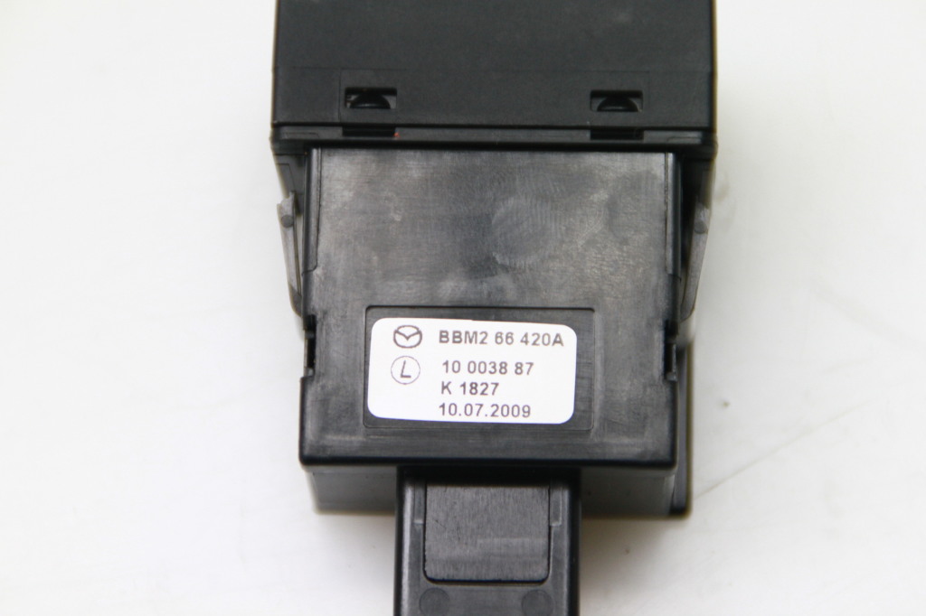 MAZDA 3 BL (2009-2013) Interrupteur de chauffage de siège BBM266420A 25208599