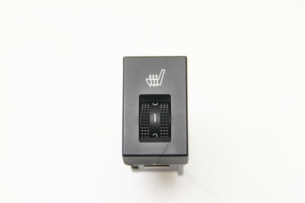 MAZDA 3 BL (2009-2013) Sėdynių šildymo mygtukas BBM266420A 25208599