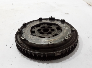  Clutch flywheel 