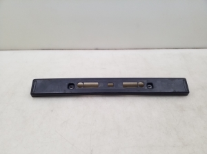 Kennzeichenhalter der vorderen Stoßstange - 6430A261
