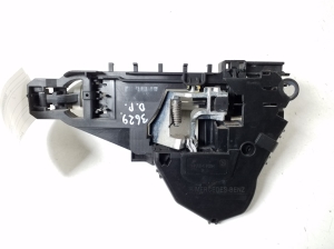 Mercedes Benz R-Class 251 (2006–2017) Front door external opening handle and its details - 2