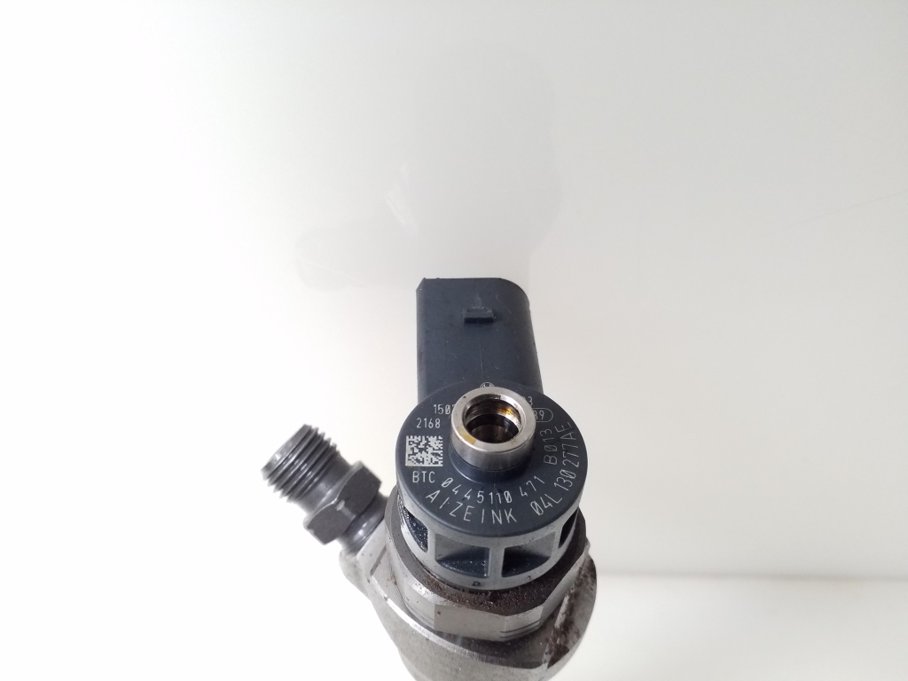 Used AUDI A5 Fuel injector 04L130277AE