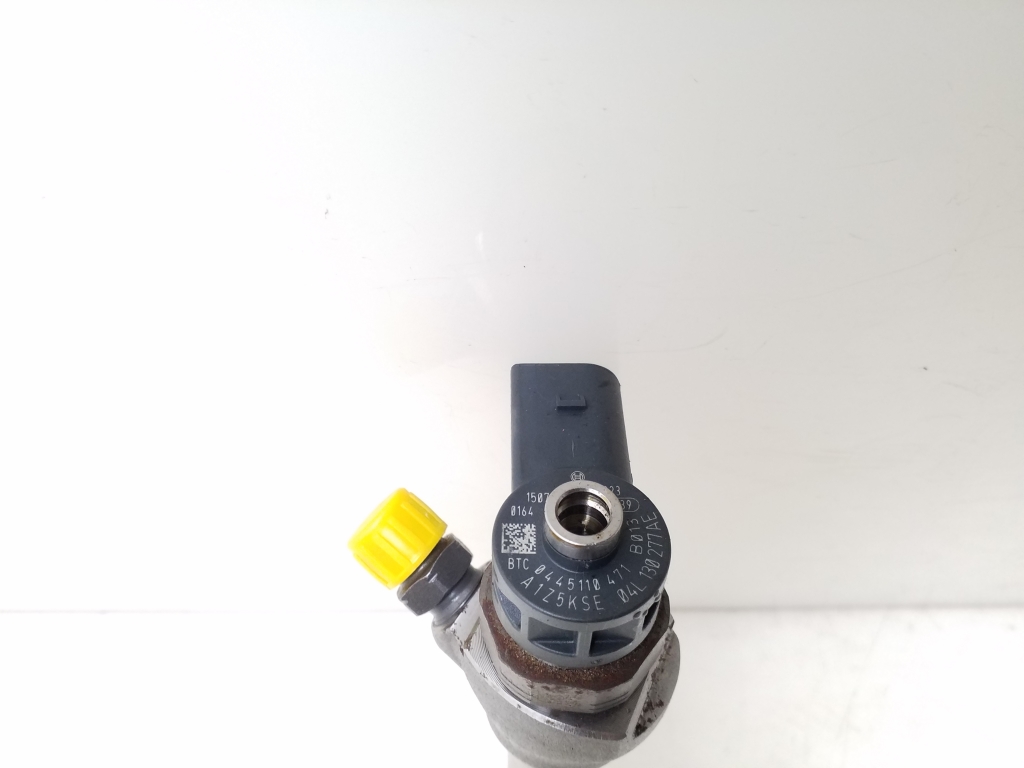 Used AUDI A5 Fuel injector 04L130277AE