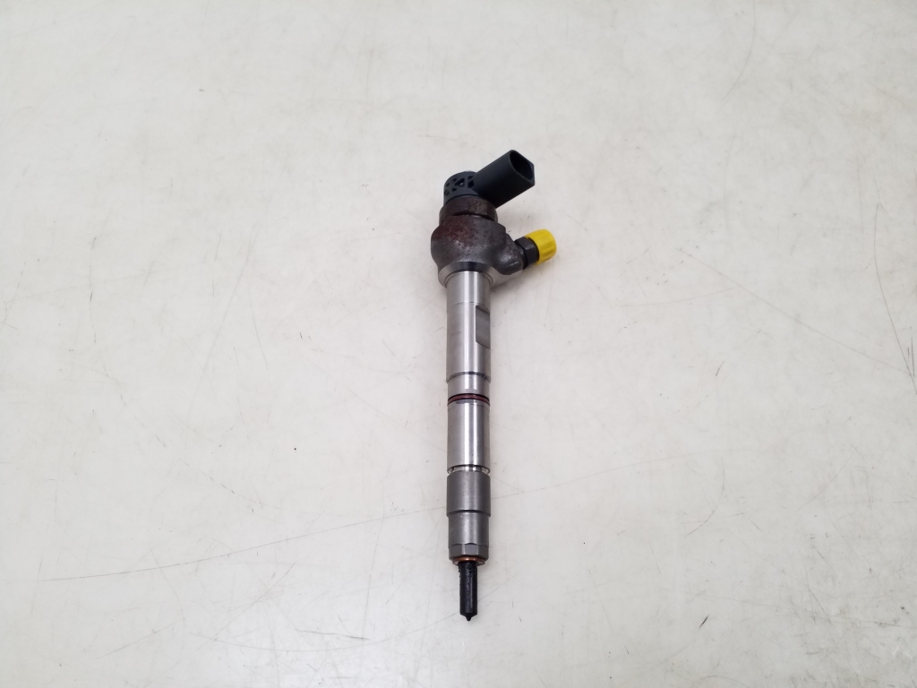 Used AUDI A5 Fuel injector 04L130277AE