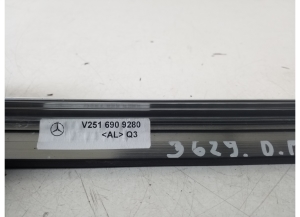 Mercedes Benz R-Class 251 (2006–2017) Sonstiges Teil der Vordertür A2516909280 - 2
