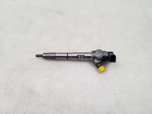  Fuel injector 