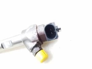  Fuel injector 