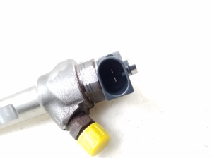  Fuel injector 