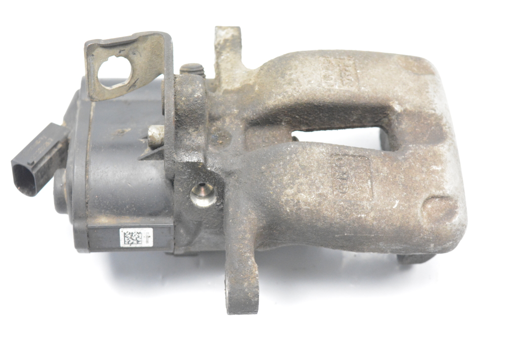 Used AUDI A6 Electric handbrake 32332267D