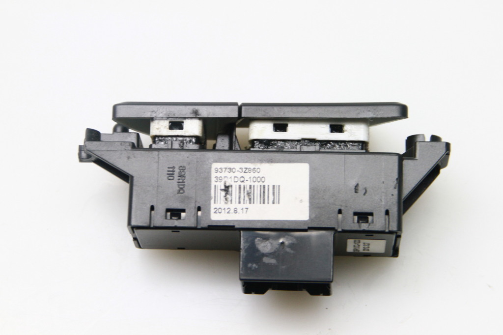 HYUNDAI i40 VF (1 generation) (2011-2020) ESP switch 937303Z860 25209037