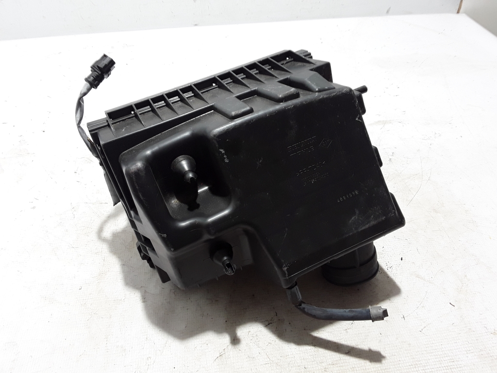 Used RENAULT Master Air filter housing 165008632R