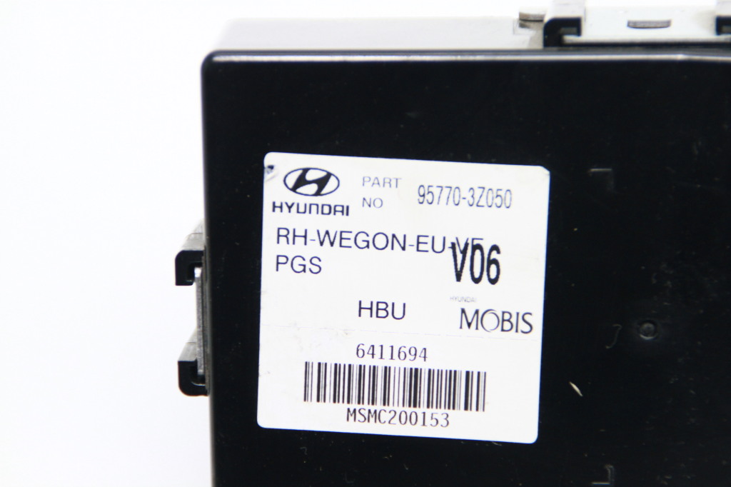 HYUNDAI i40 VF (1 generation) (2011-2020) PDC Parking Distance Control Unit 957703Z050 25208931
