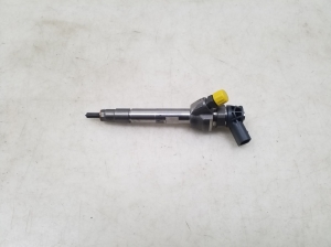  Fuel injector 