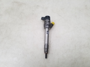  Fuel injector 