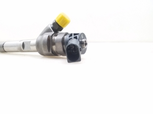  Fuel injector 