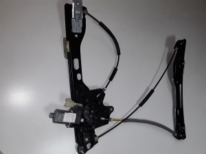 Ford Mondeo V (2014–2018) Priekšējo durvju logu pacēlājs un tā daļas DS73F23201BG - 3