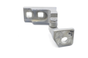 Opel Corsa D (2006–2014) Front door top hinge 13180568 - 2