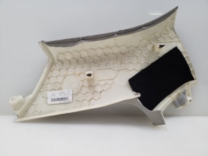 AUDI A6 C6 (2004–2011) Tagumise toe sisekujundus 4F9867245 - 3