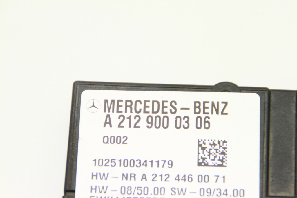 MERCEDES-BENZ C-Class W204/S204/C204 (2004-2015) Fuel Pump Control A2129000306 25208791
