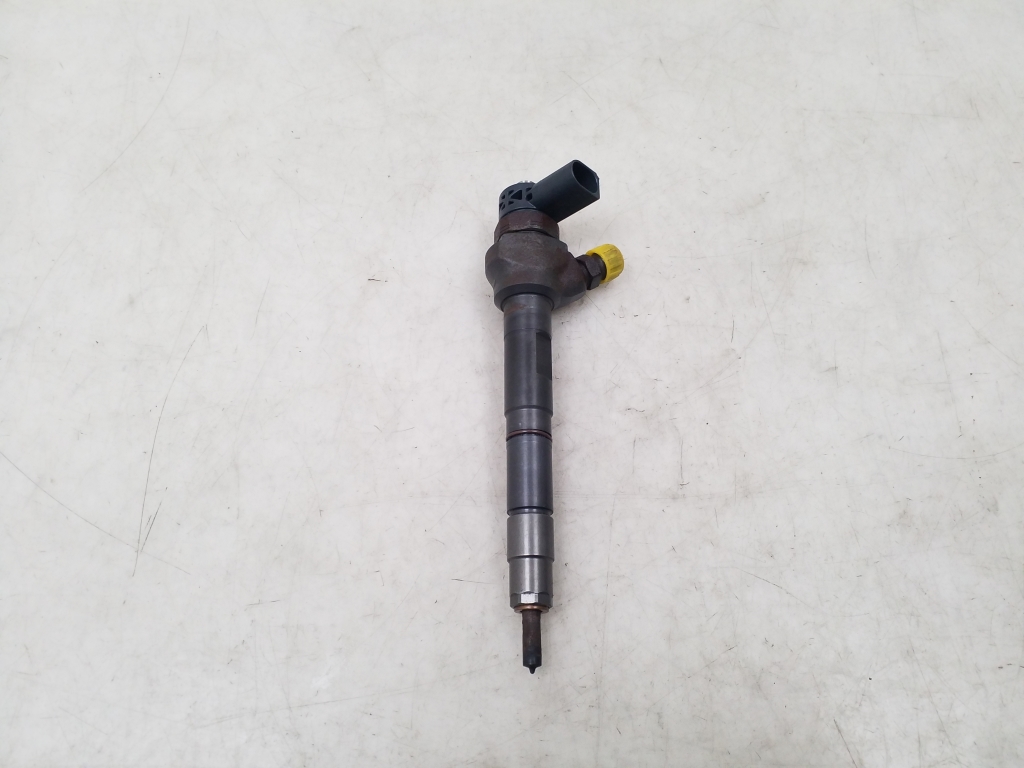 Used AUDI A4 Fuel injector 03L130277J