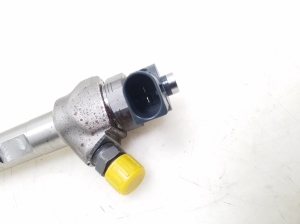  Fuel injector 