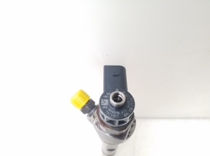  Fuel injector 