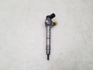  Fuel injector 