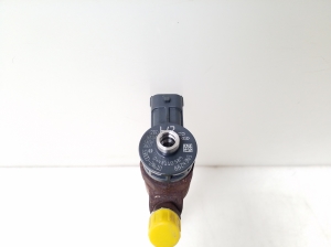  Fuel injector 