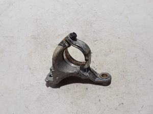   Front axle bracket 