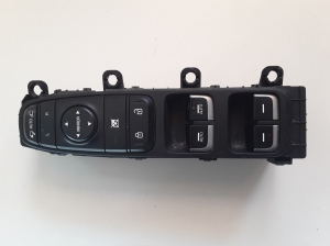 Priekšējo durvju stikla slēdzis - 93570G5700