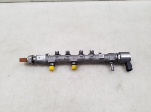 Common Rail Kraftstoffleitung und ihre Bauteile - 03N093A