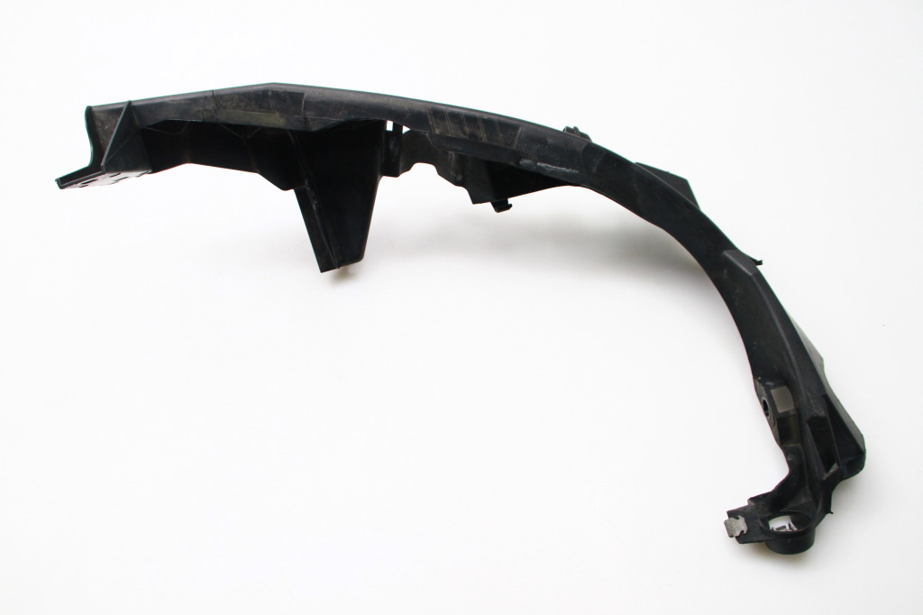 BMW 3 Series E90/E91/E92/E93 (2004-2013) Höger strålkastarfäste 7116708 24980256