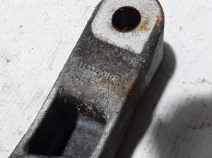  Engine holder 