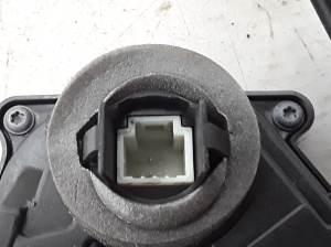 RENAULT Captur (2019–2026) Rear side door lock 825031538R - 2