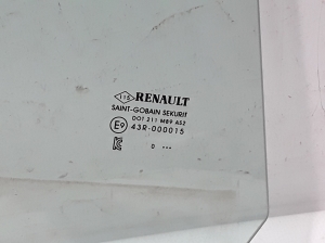 RENAULT Captur (2019–2026) Aizmugurējo sānu durvju stikls 823003946R - 2