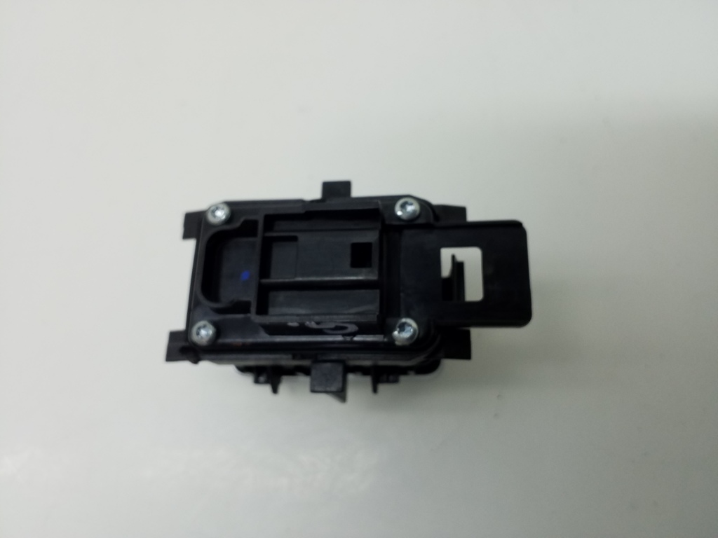 MERCEDES-BENZ S-Class W221 (2005-2013) Rear Right Door Window Control Switch A2218201710 20979603