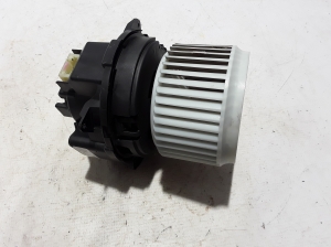   Cabin shoulder motor 